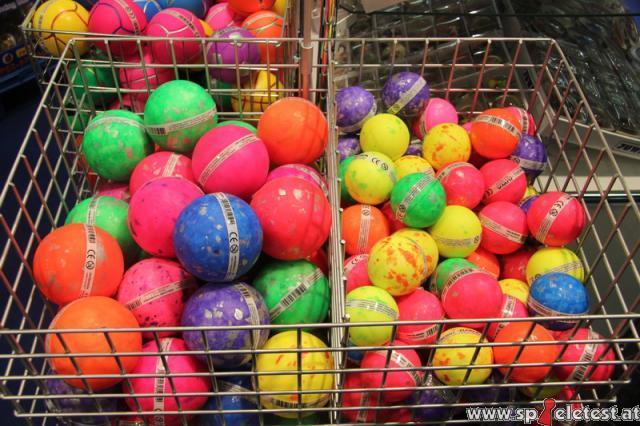 Flummy Osterei - Bunter Springball Im Eier-Design